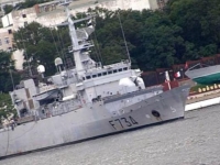 Моряков иностранного военного судна торжественно встретили