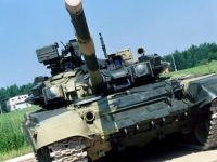 Это будут танки экспортных танков Т-90С также будет. Военные российские самолеты