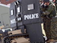 Новые роботы SWAT для защиты групп быстрого. Партия регионов украина