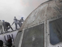 В авиакатастрофе в Конго выжили все пассажиры лайнера и экипаж. Гусеницы для колеса